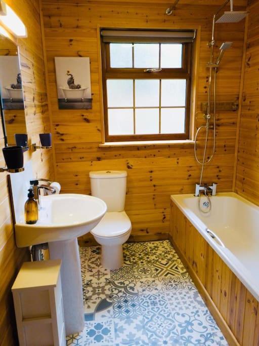 Artro Lodge Luxury 3 Bedroom, 3 Bathroom & Hot Tub Llanbedr  Exterior foto